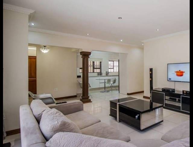 3 BEDROOM HOUSE FOR SALE IN WESTDENE